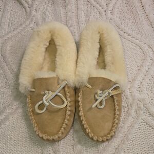 LL Bean Wicked Good Moccasins Slippers Tan Shearling Suede Womens 8M NEW
